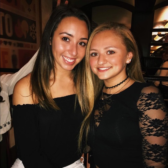 Meet your Posher, Alyssa - Picture 1 of 1